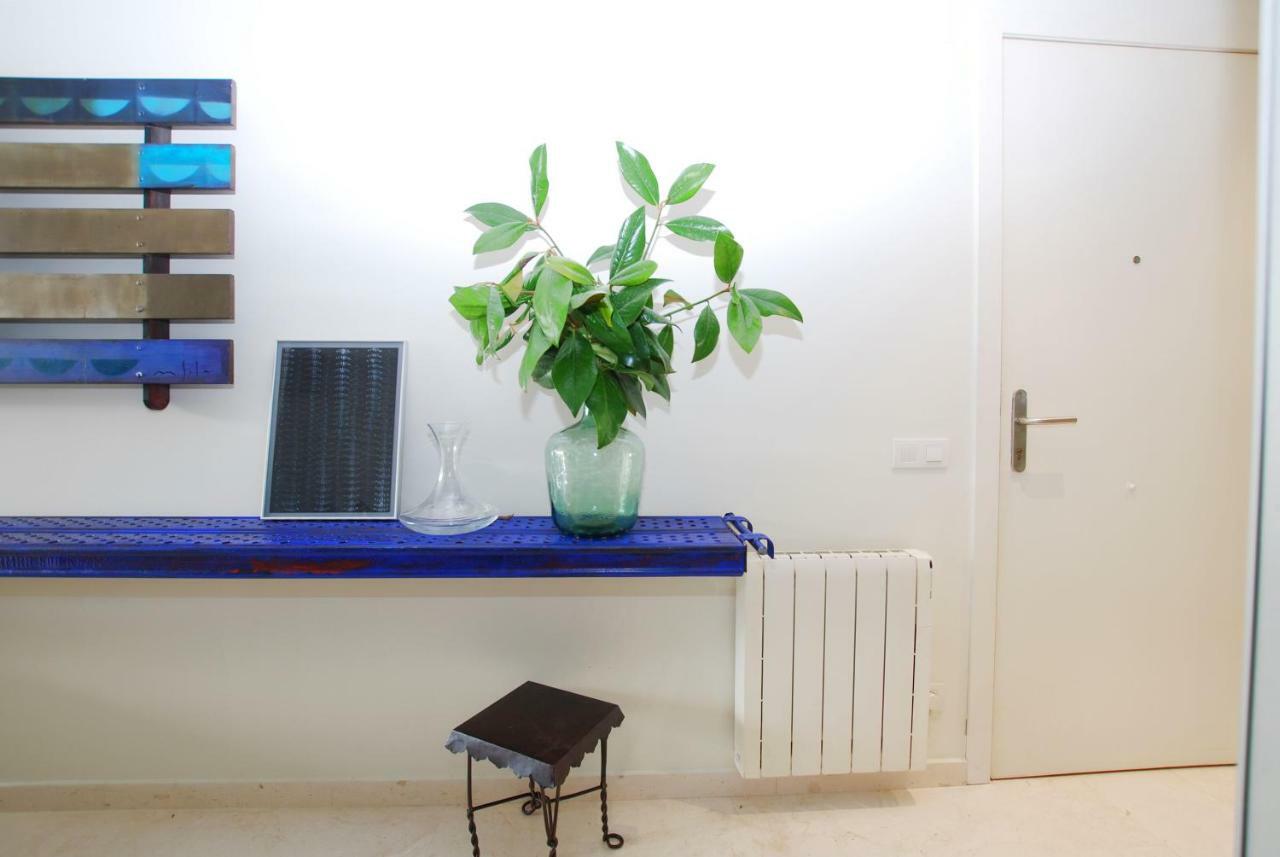Blue Fridge Apartmen - Blue Fridge Apartmen - Ideal For Couples, Near Beach And Well Connected Apartment Vilassar De Mar Bagian luar foto